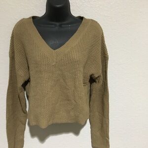 NWT  Cozy Olive V-Neck Sweater Small